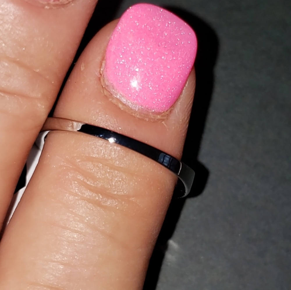 Flash Sale Stunning Sterling Silver Garnet Ring - Picture 8 of 8